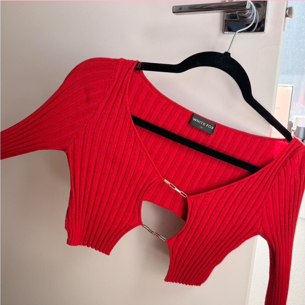 White Fox Red Ribbed Women's Crop Top with chain link